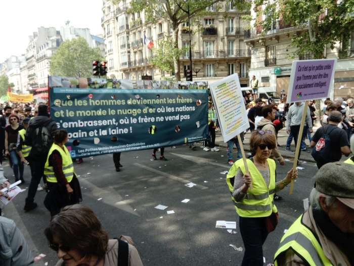 Paris 1er mai Banderole (2)