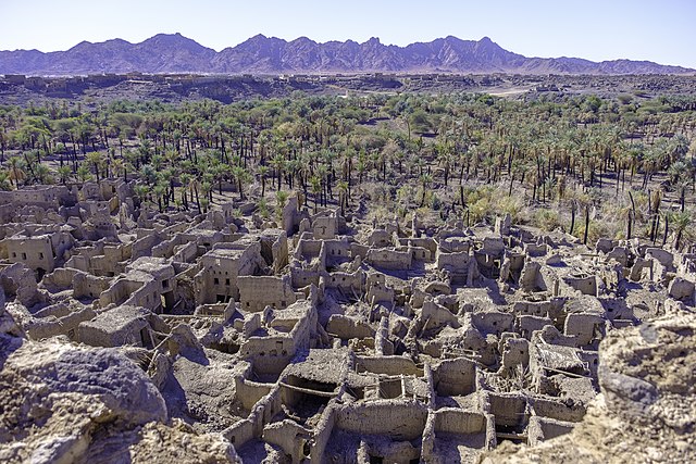 Archeological remains of Khaybar (Arabia). Men used to live theremillennia ago, but what fundamental difference with us&nbsp;? None. The innocent always struggle to survive their judges. (Photo&nbsp;: Hardscarf)