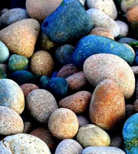 Hop-o’-My-Thumb’s small pebbles