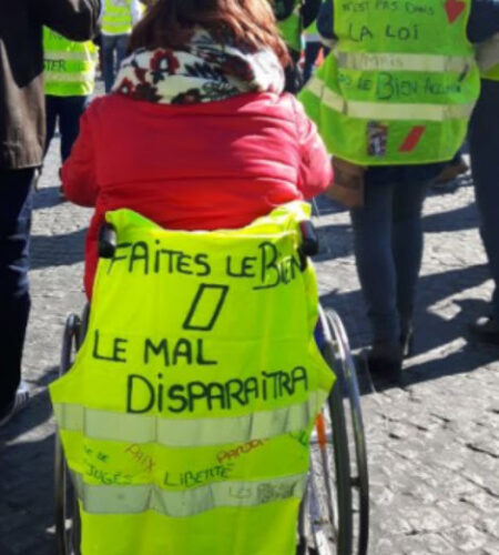 The French Arès Pilgrims in the Yellow Vests movement