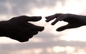 Only forgiveness can set free both the forgiver and the forgiven oneand make both of them one humanity. (Photo&nbsp;: Farrinni, Unsplash)